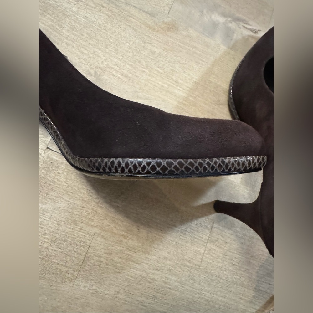 Stuart Weitzman chocolate Brown Suede Heels - Picture 7 of 14